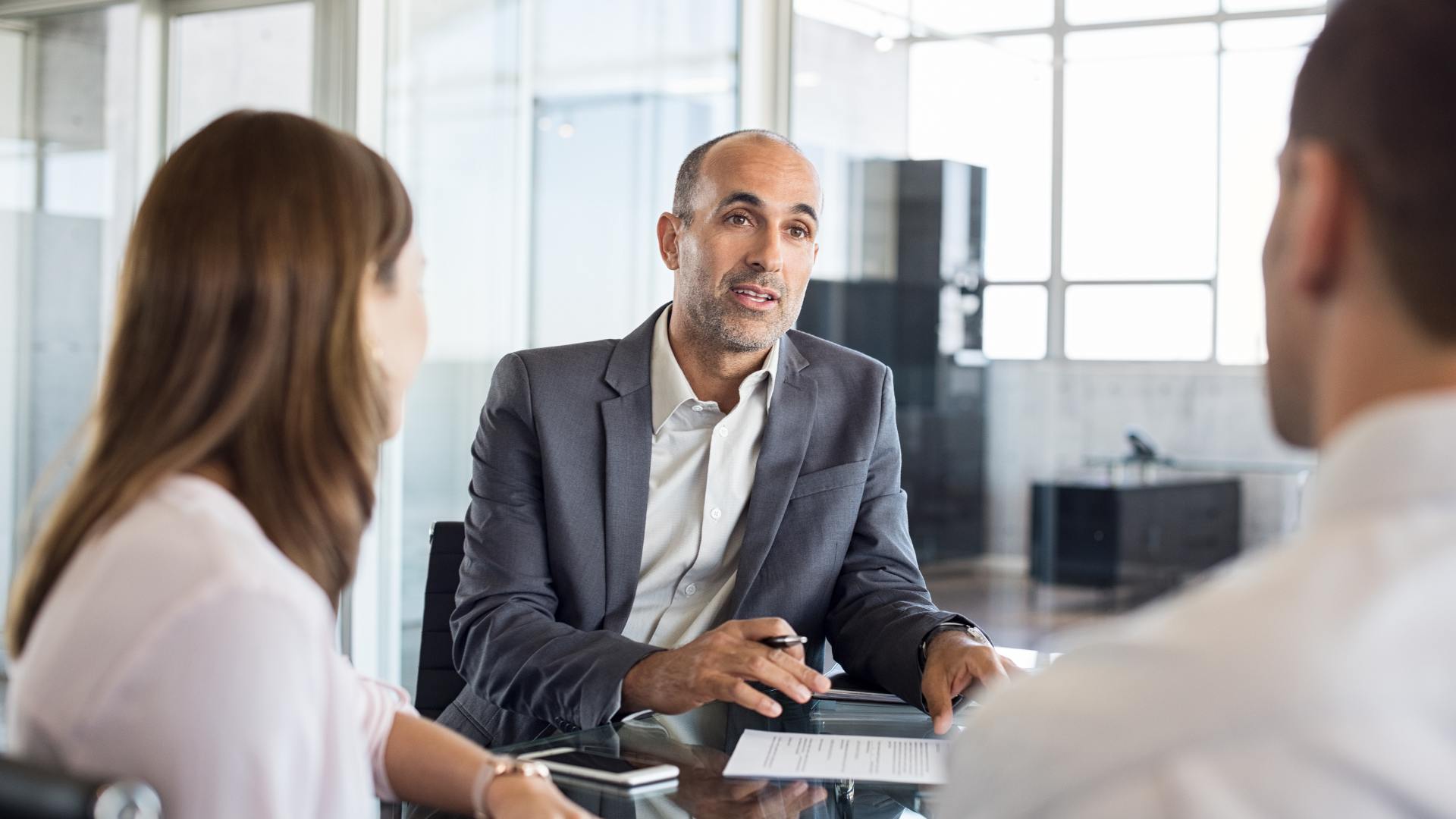 advisor discussing land trusts